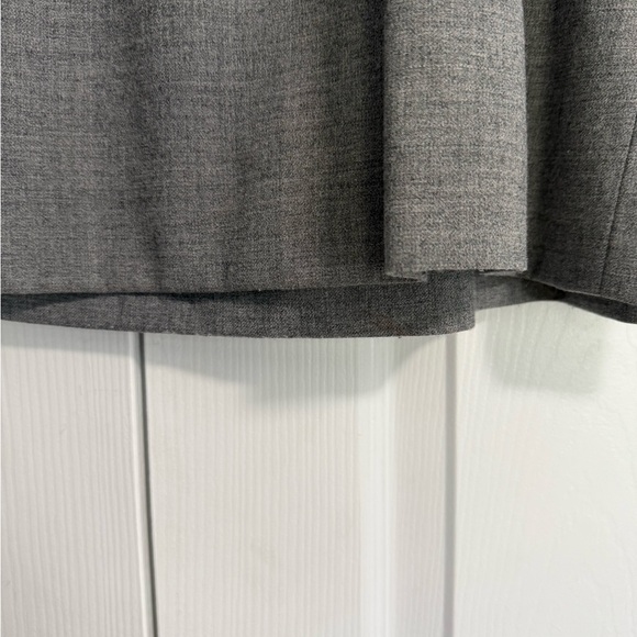 J. Crew size 14 Gray Skirt lined with ruffled waistband and pockets - Picture 2 of 6